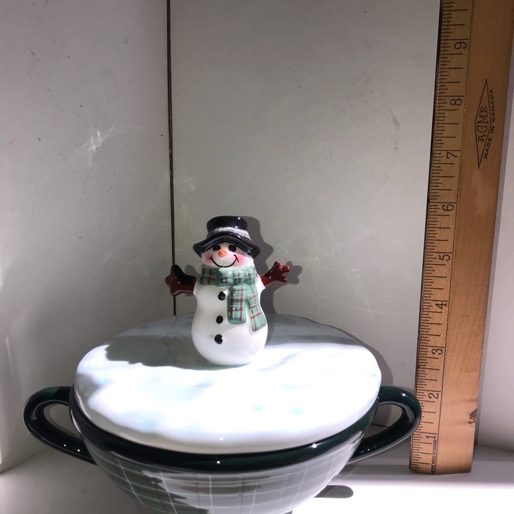 Oneida Christmas lidded candy dish